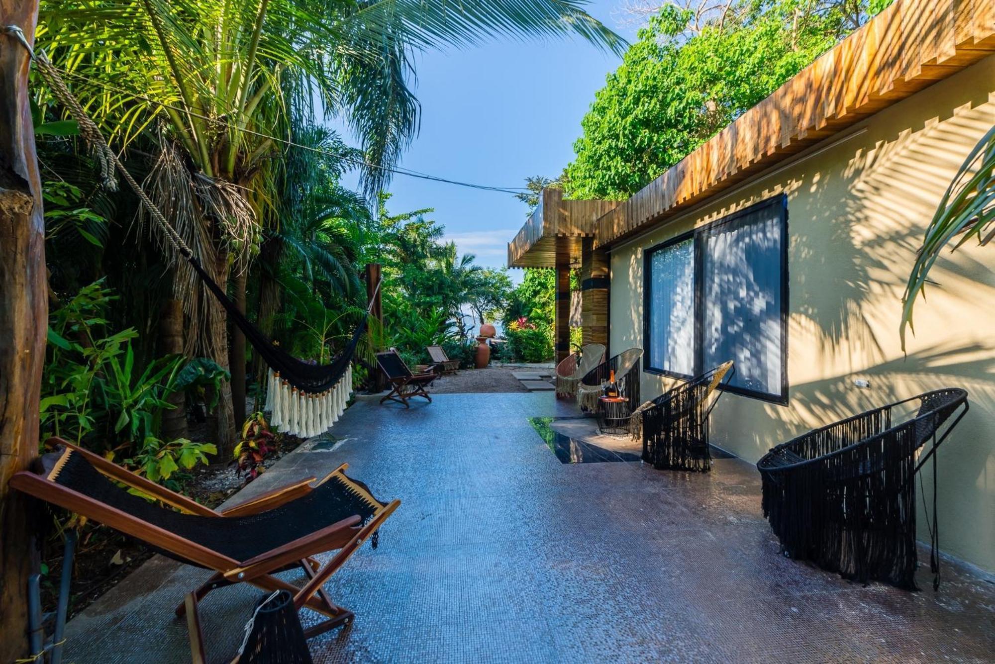 Ocho Artisan Bungalows (Adults Only) 타마린도 외부 사진