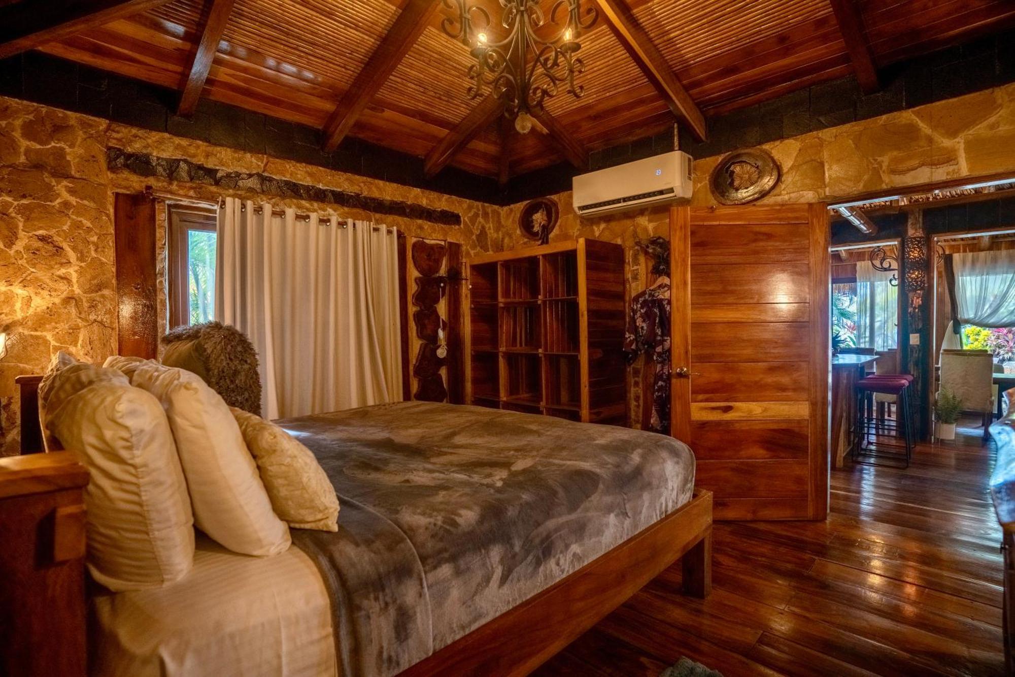 Ocho Artisan Bungalows (Adults Only) 타마린도 외부 사진