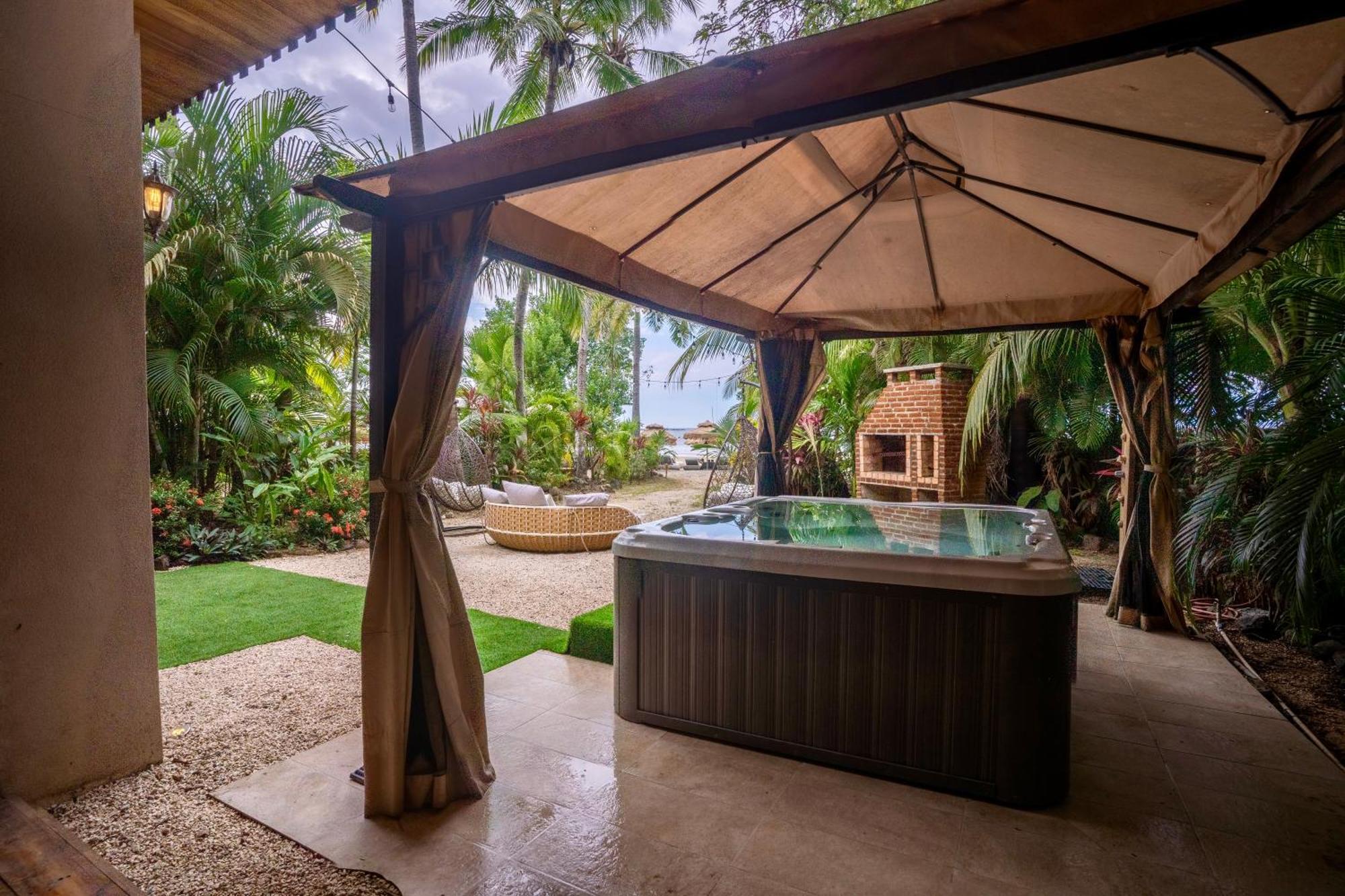 Ocho Artisan Bungalows (Adults Only) 타마린도 외부 사진