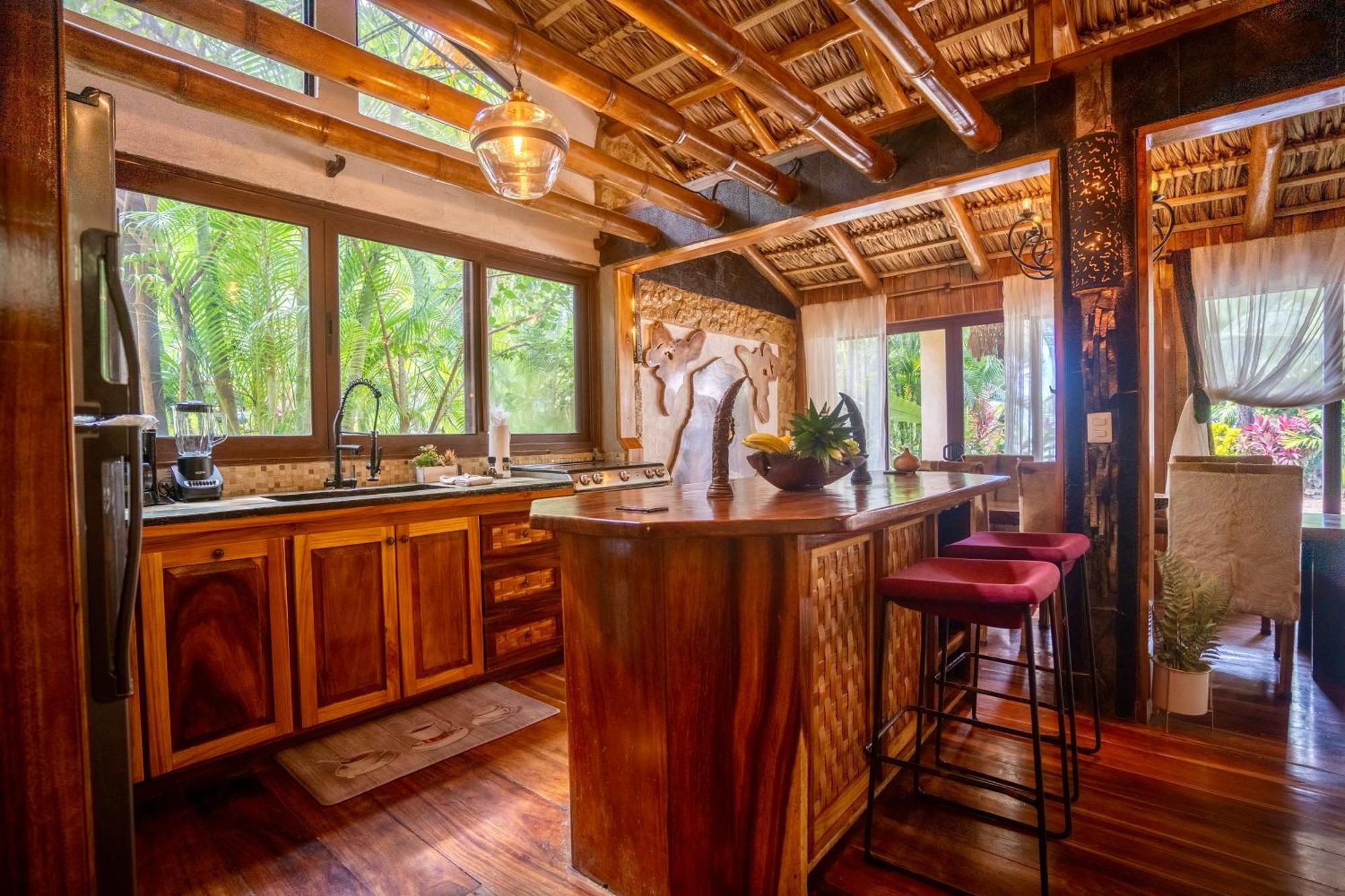 Ocho Artisan Bungalows (Adults Only) 타마린도 외부 사진