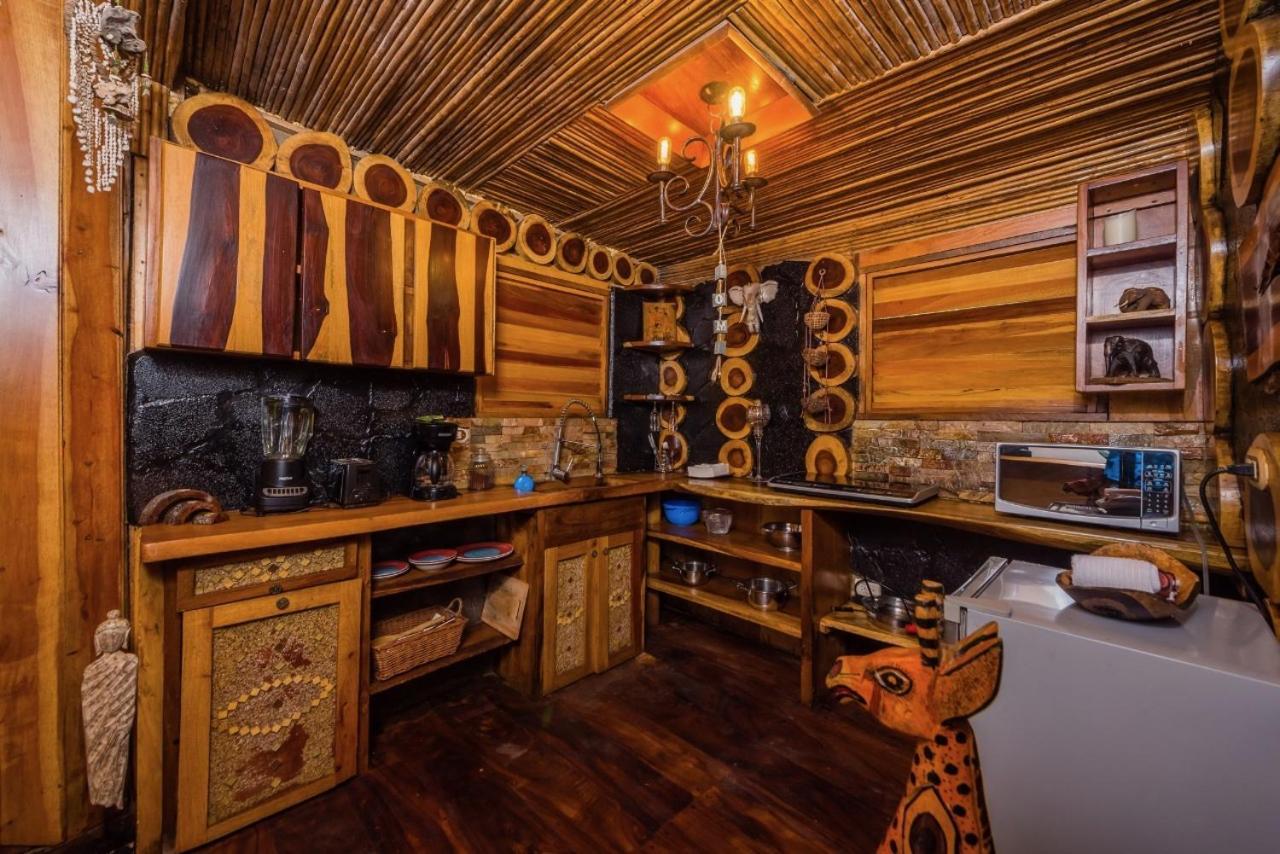 Ocho Artisan Bungalows (Adults Only) 타마린도 외부 사진