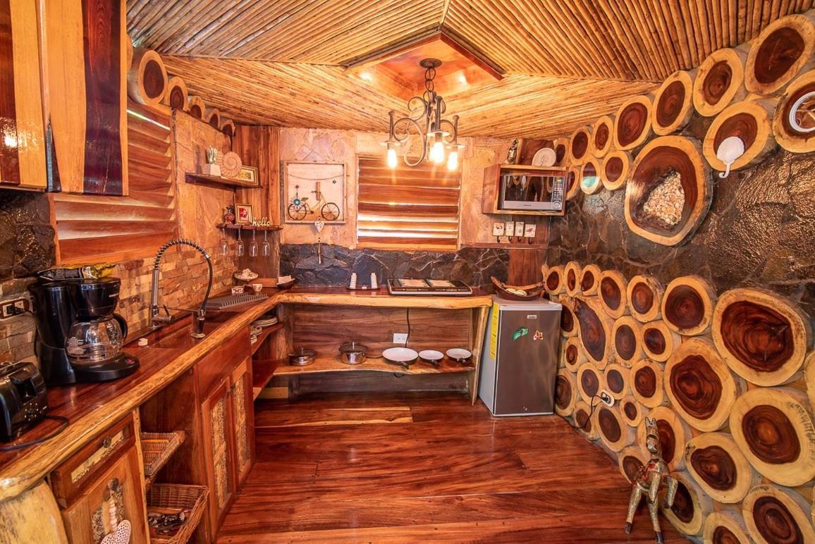 Ocho Artisan Bungalows (Adults Only) 타마린도 외부 사진