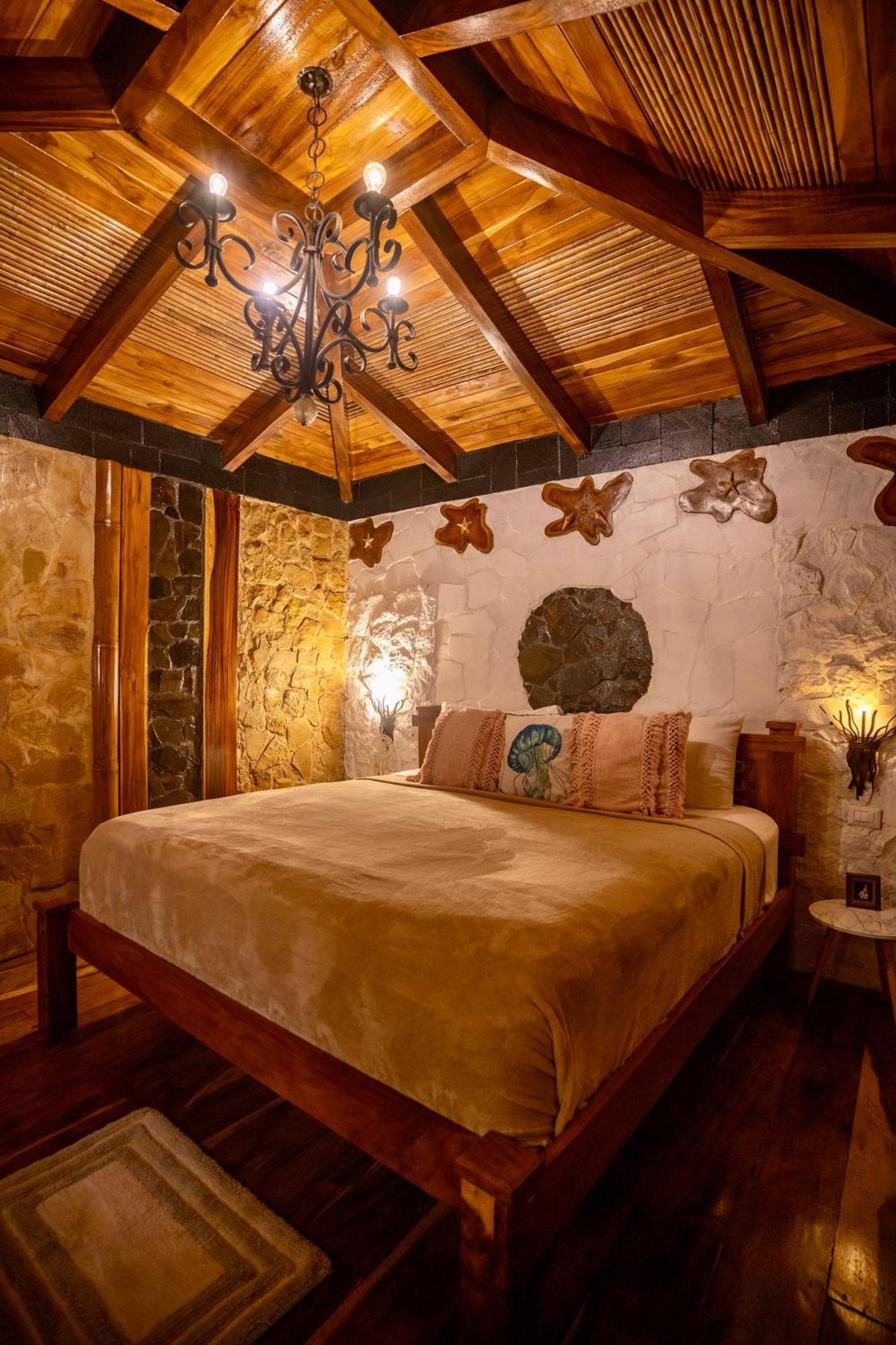 Ocho Artisan Bungalows (Adults Only) 타마린도 외부 사진
