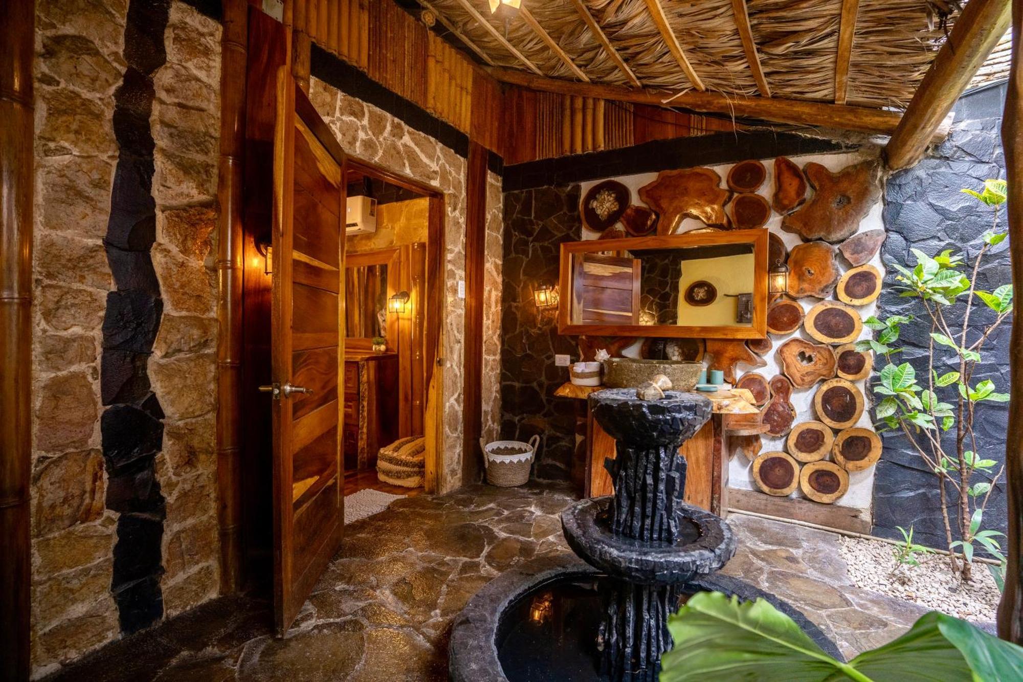 Ocho Artisan Bungalows (Adults Only) 타마린도 외부 사진