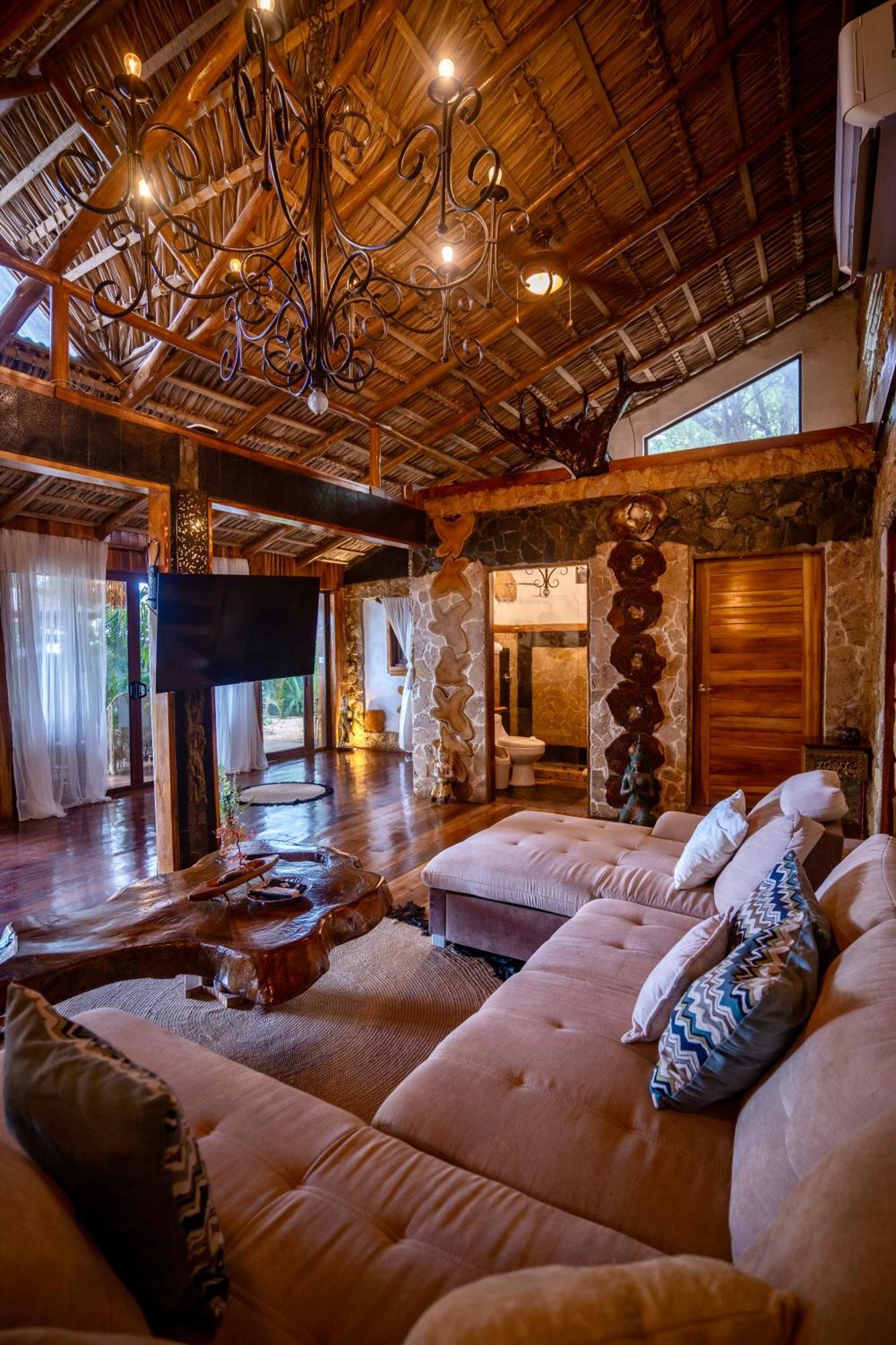 Ocho Artisan Bungalows (Adults Only) 타마린도 외부 사진