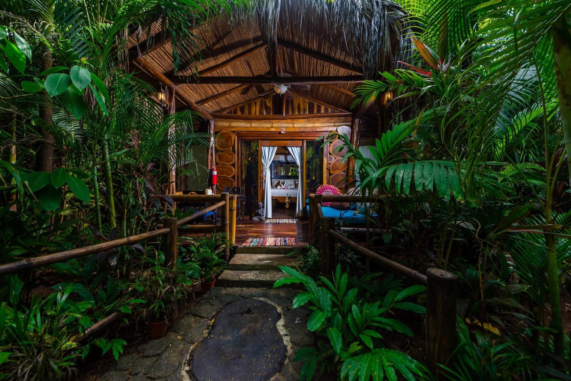 Ocho Artisan Bungalows (Adults Only) 타마린도 외부 사진